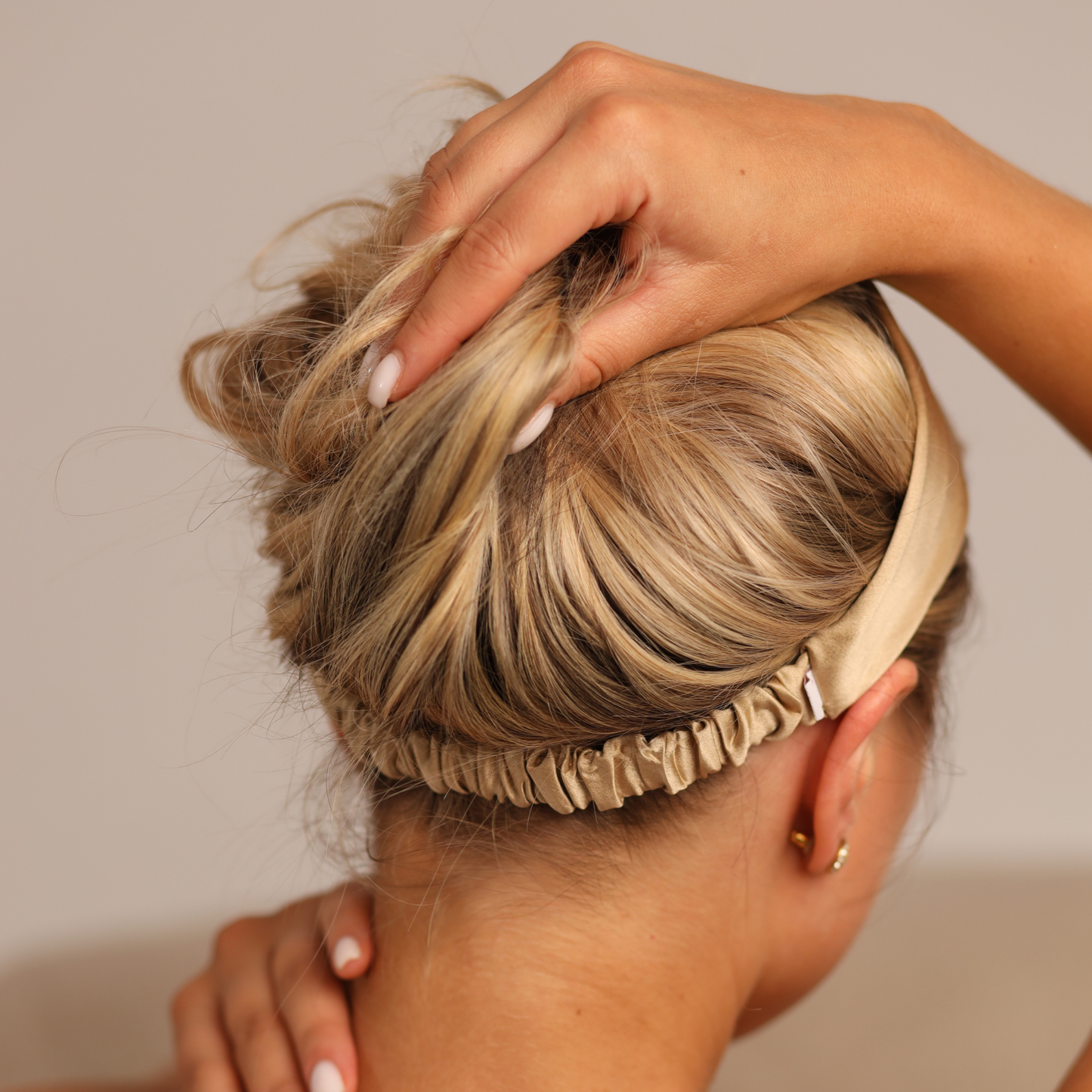 Hodvábna čelenka do vlasov Qrown®